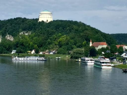 Radtouren in den Norden Bayerns: Kelheim mit Donau und Befreiungshalle